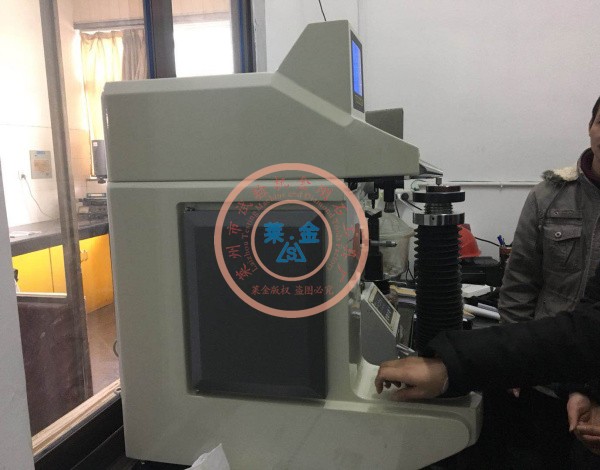 凸鼻式數(shù)顯全洛氏硬度計在用戶實驗室交付使用（浙江納稅大戶，行業(yè)龍頭）